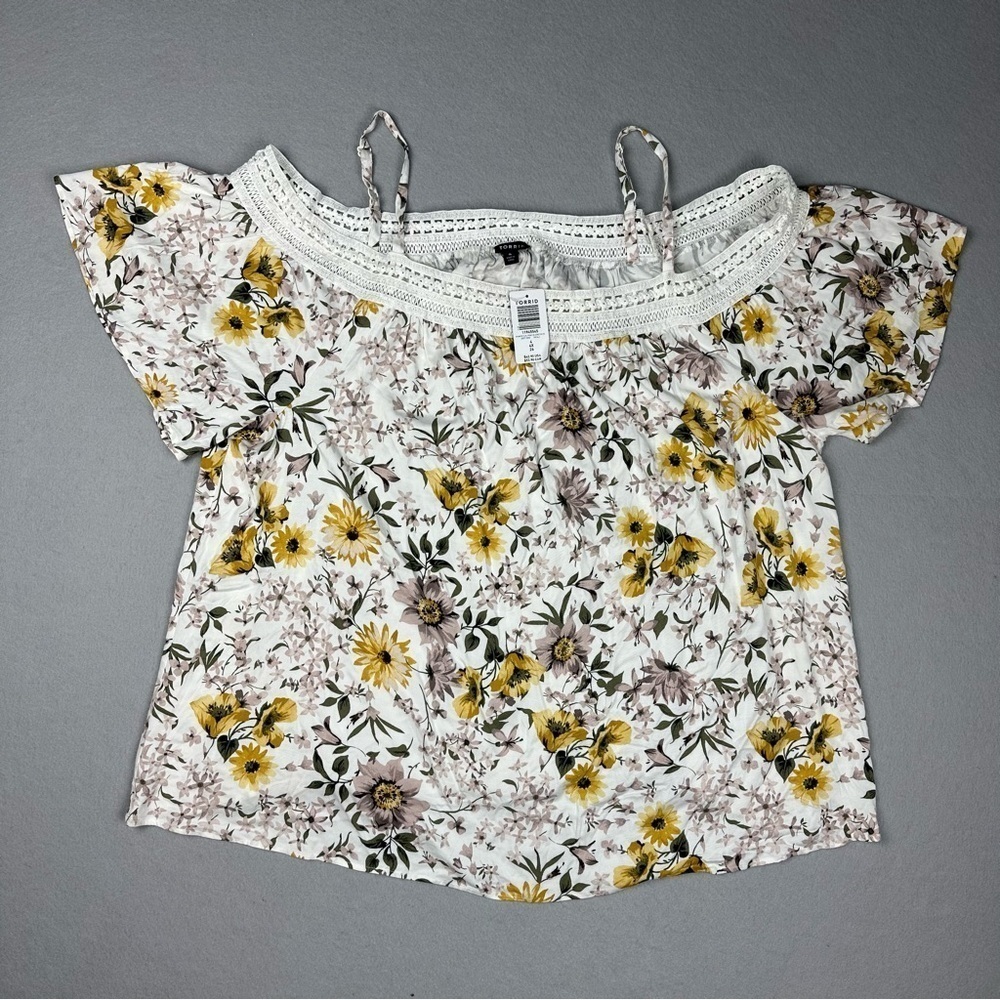 TORRID Cold Shoulder Top Size 4X